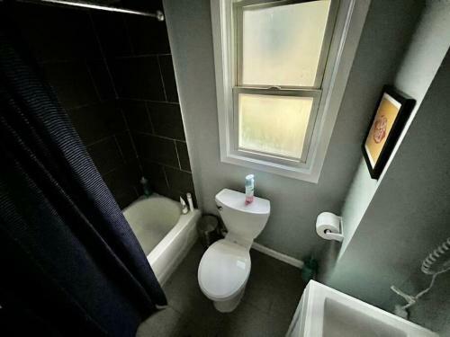 Montclair's Lovely Serviced Apartment With Free Parking +more+