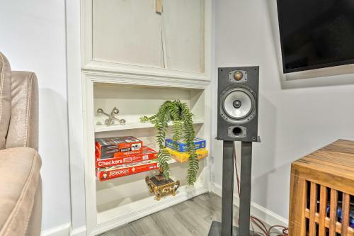 Apartamento Saddle Brook Studio With Patio, Modern Interior