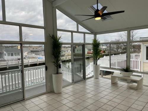Waterfront Home In Brick With Swimming Pool Access