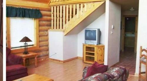 Entire Charming Cabin With Lake And Mountain View