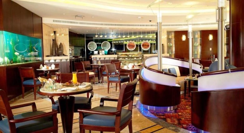 Hotel Al Murooj Rotana