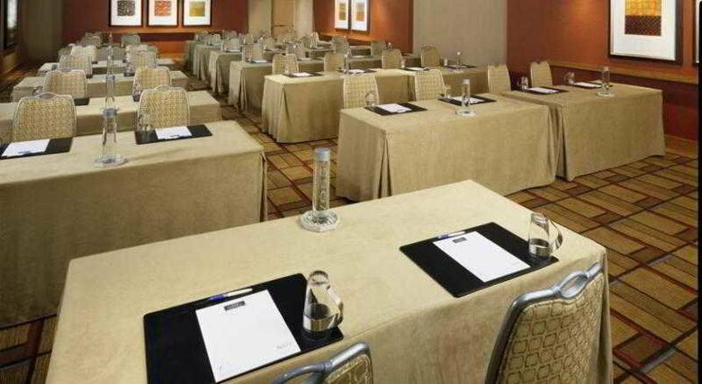 Landmark Summit Hotel