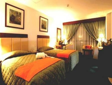 Landmark Summit Hotel