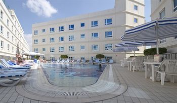 Aparthotel Al Bustan Centre & Residence