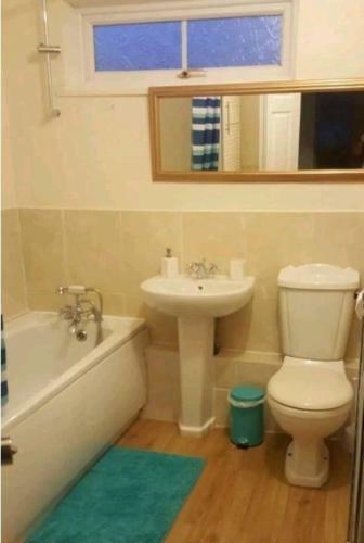 Single Room In Shared House In Town