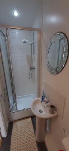 Cheerful 3 Bedroom Townhouse 2 Ensuite Bathrooms