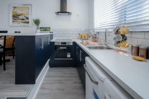Ivy Cellar - 2 Bedroom Apartment - Tenby