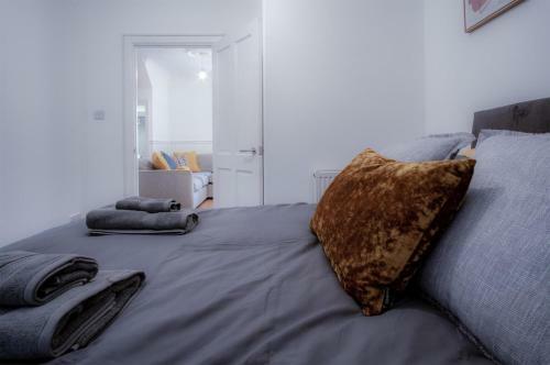 Ivy Cellar - 2 Bedroom Apartment - Tenby