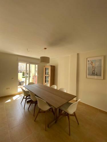 Spacious Family House Near Beach