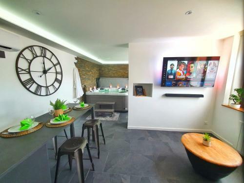 Apartamento -gite Cocoon Spa-jacuzzi-jardin-parking Priv�-climatisation