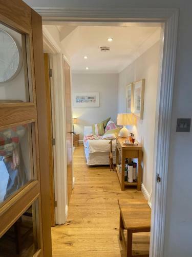 Beautiful River View House In Truro