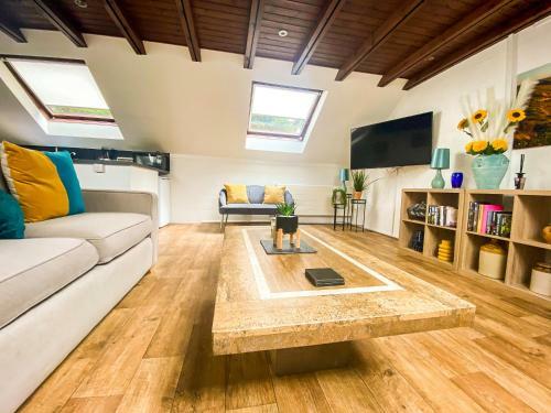Apartamento 1 Bedroom Studio With Free Parking