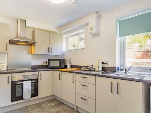 Lovely Apartment 6 Single Beds
