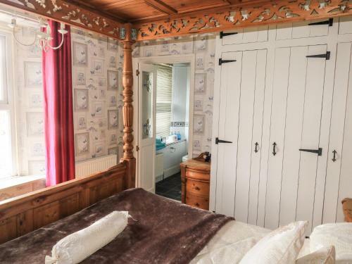 Three Sisters Holiday Cottage