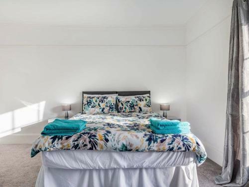 Heather House 2 King 1 Double 2 Single Beds