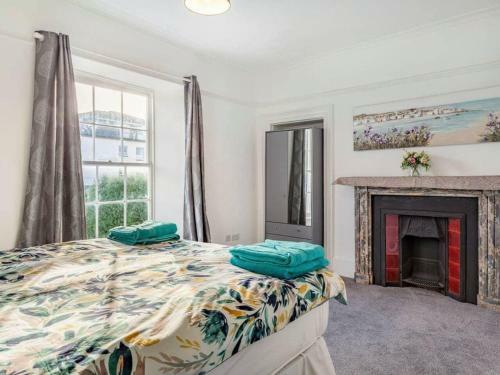 Lovely Villa 1 King 1 Double Sofa 4 Single Beds