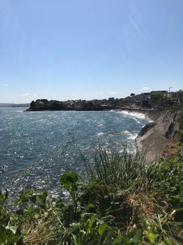 * Popular * Stunning Quiet Apartment By The Sea