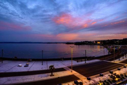 Lovely Apartment 3 King-size Beds