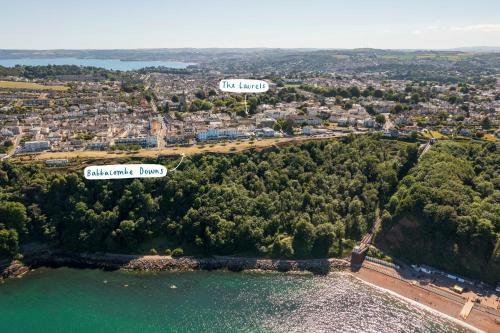 Laurels- 3-beds, Parking, Short Walk To Beach