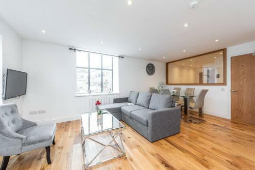 Gorgeous Modern Apartment Br2