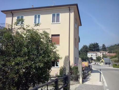 Warm, Nice & Lake-view Apartment With Privat Park