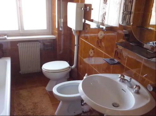 Warm, Nice & Lake-view Apartment With Privat Park