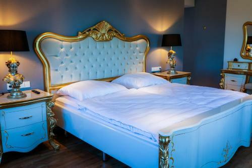 Hotel Schlo� Neuburg