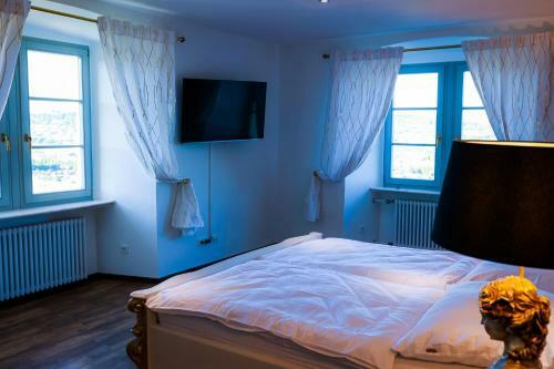 Hotel Schlo� Neuburg