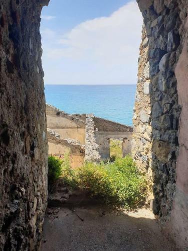 Impeccable 1-bed Apartment In Scalea