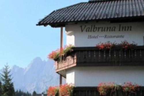 Hotel Valbruna Inn