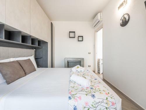 Alba's Apartment - Wifi & Private Parking
