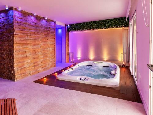 Hug� Boutique Hotel & Spa