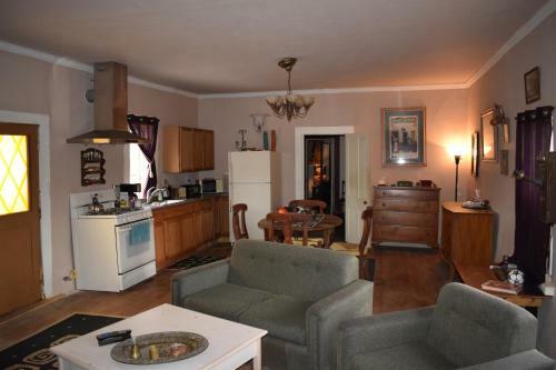 Posada Inn At The L C Ranch