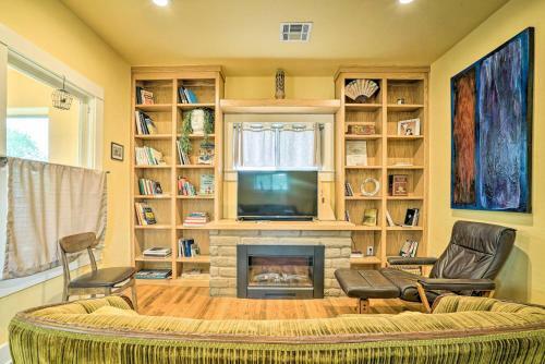 Cozy Las Cruces Gem Fire Pit, Patio And Views!