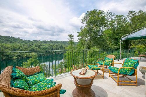 Il Borghetto The Country Court River - Happy Rentals