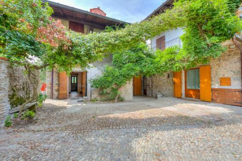 Il Borghetto The Country Court River - Happy Rentals