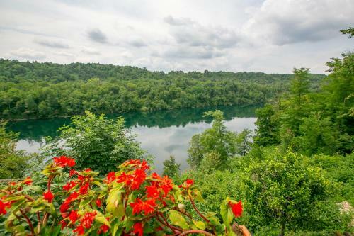 Il Borghetto The Country Court River - Happy Rentals