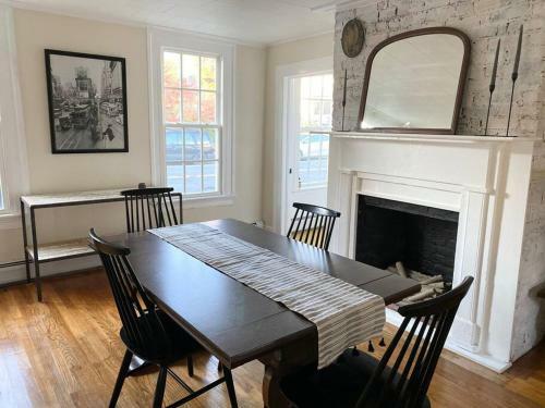 The Colonial On The Hudson