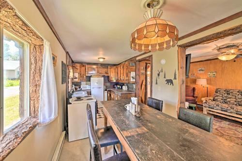 Rustic Caroga Lake Retreat Fish, Hike And Ski!