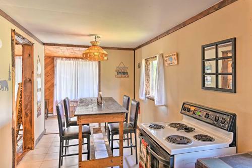 Rustic Caroga Lake Retreat Fish, Hike And Ski!