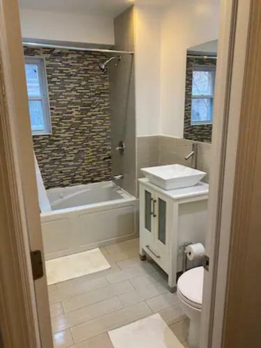 2 Bedroom Two Baths Newly Renovated Apartment