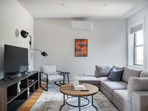 Apartamento Gorgeous + Modern Three-bedroom Flat!