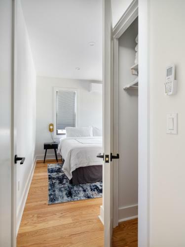 Apartamento Gorgeous + Modern Three-bedroom Flat!
