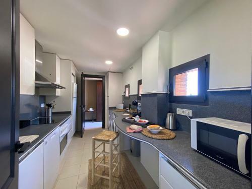 Apartamento Stunning Views In Golf Emporda