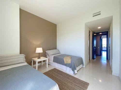 Apartamento Stunning Views In Golf Emporda