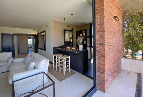 Apartamento Stunning Views In Golf Emporda