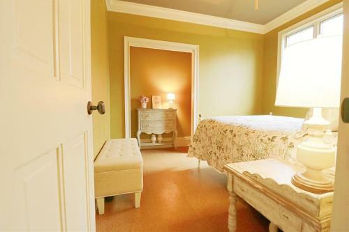 Chateau At Lookout Suite 1 Home