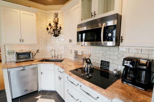 Chateau At Lookout Suite 1 Home