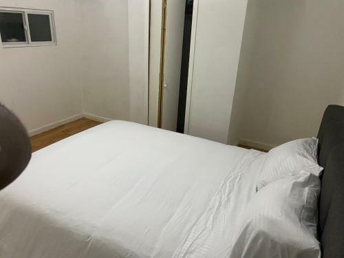 Fully Furnished, Spacious Basement Apartment