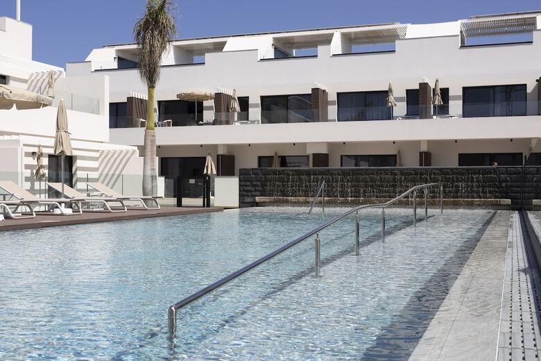 Lacasa Apartments Cotillo